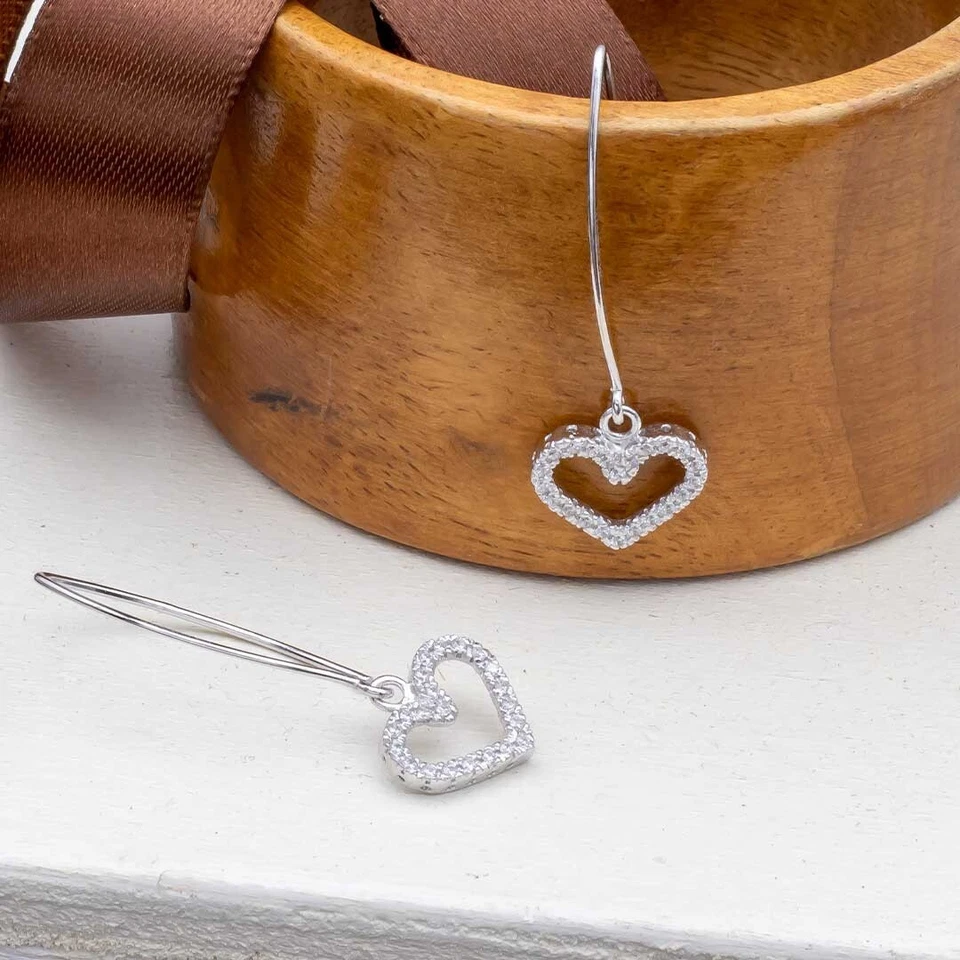 Orecchini a Cuore Pendenti in Argento 925 con Zirconi Brillanti Stile Trendy - Immagine 3 di 4