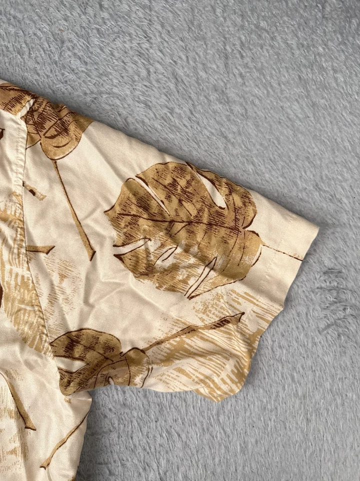 John Henry Shirt Men 2XL XXL Beige Floral Hawaiian 100% Rayon Short Sleeve - Image 2 of 4