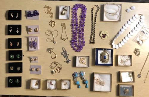 BIG AVON JEWELRY LOT Vintage Costume 1970-80s ORIGINAL BOXES
