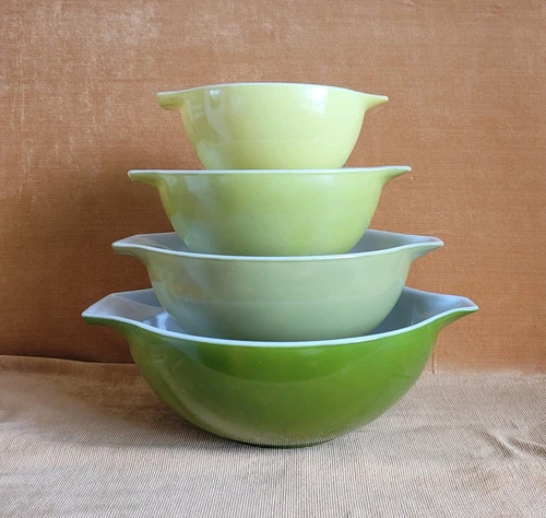Vintage 1960s Pyrex 4 Piece Avocado Cinderella Bowl Set