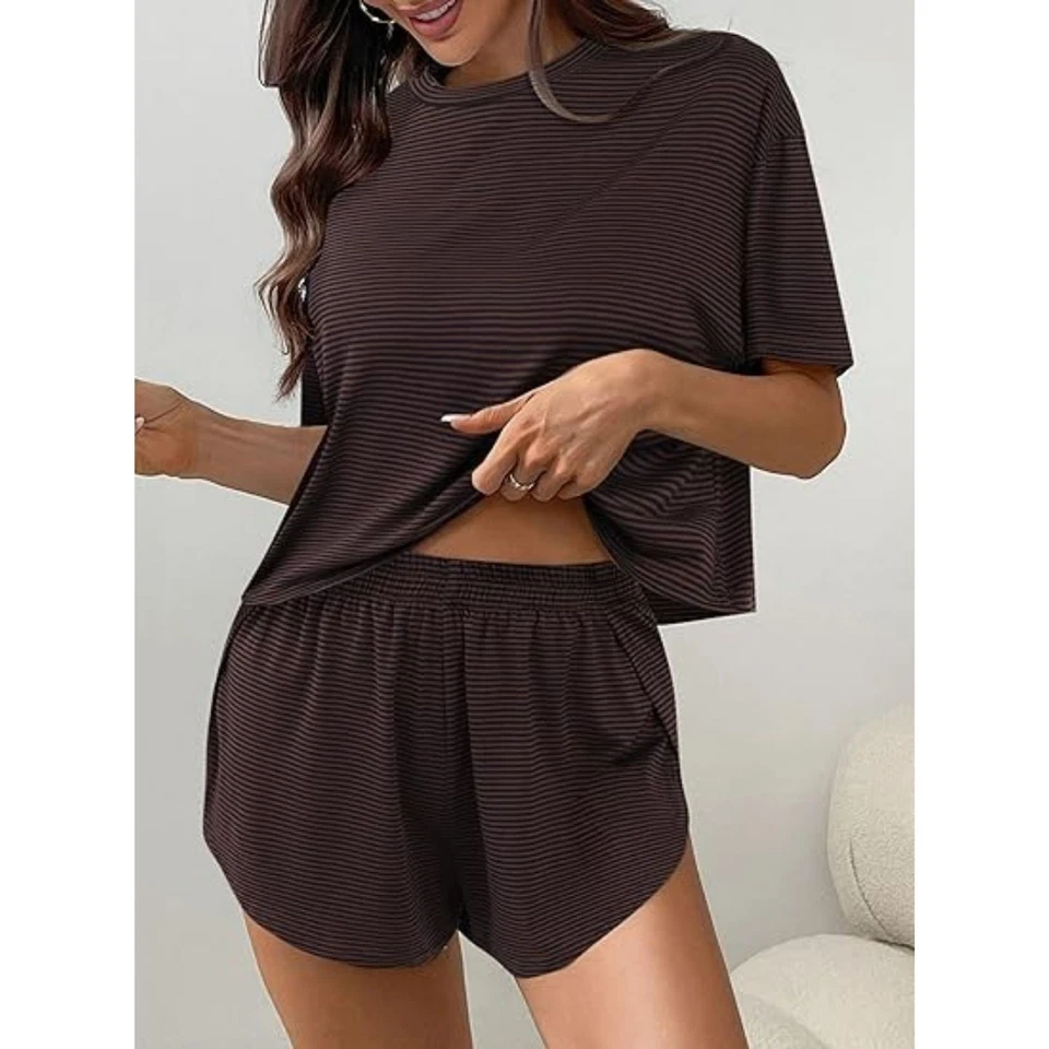 Conjunto de pijama corto a rayas marrón Remidoo dividido Foto 2 de 4