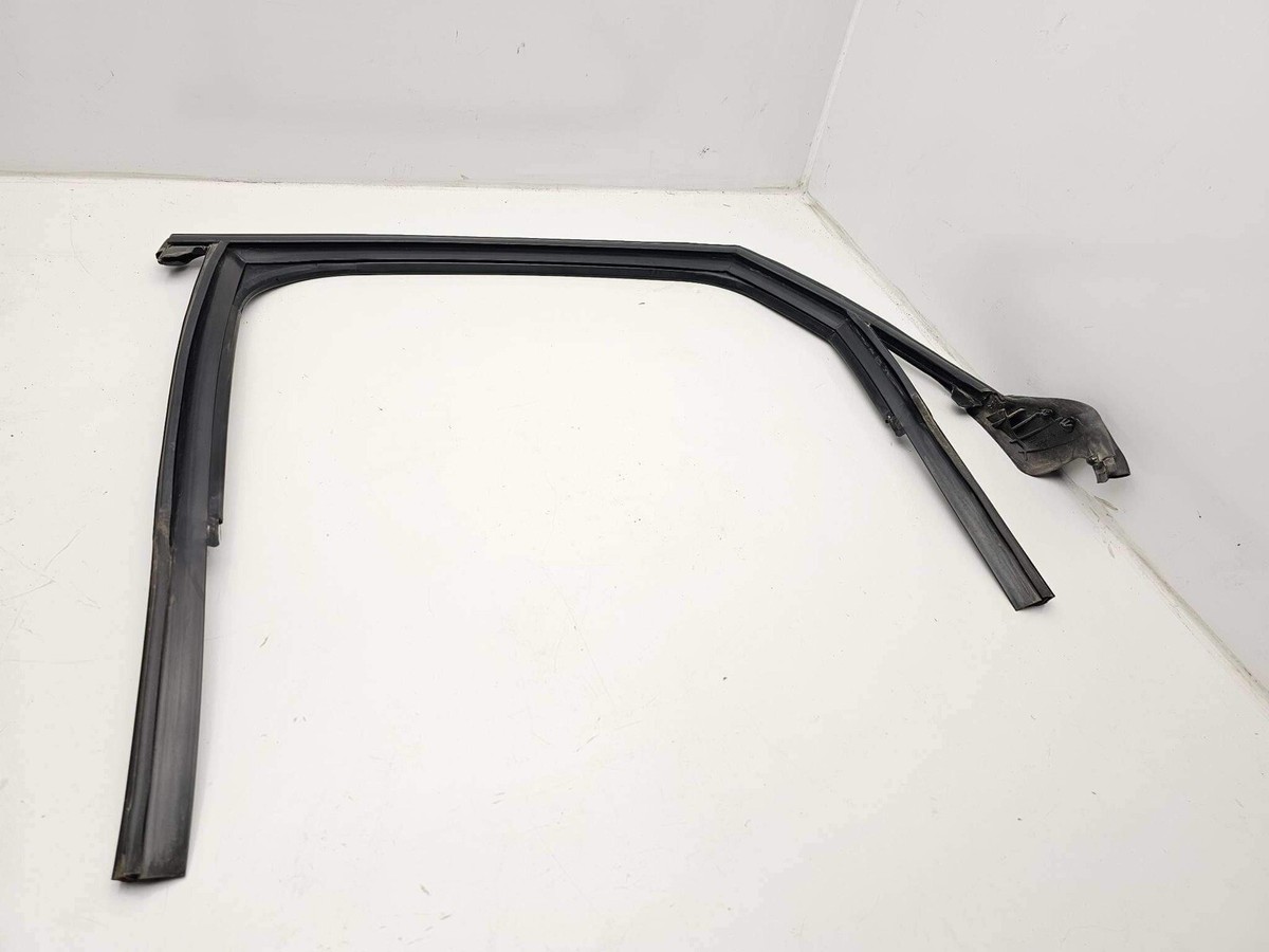 2013-2018 AUDI S6 REAR LEFT UPPER DOOR WINDOW SEAL WEATHER 