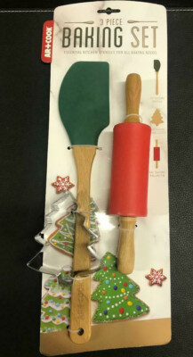 Art & Cook 3 Piece Christmas Holiday Baking Set Cookie Cutter, Spatula, Roller