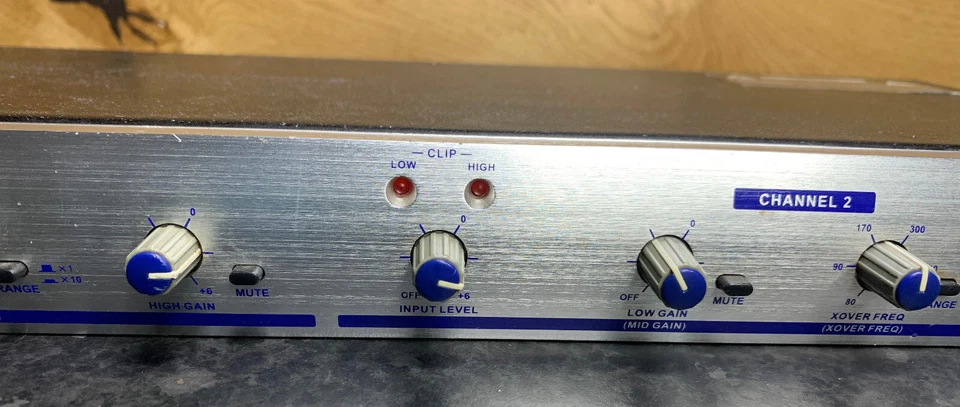 ALTO X-23 2-Way Stereo 3-Way Mono Active Crossover - POWERS ON - UNTESTED - Image 3 of 4