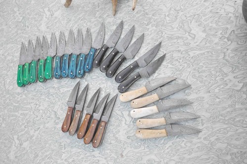 lot of 25 Custom Damascus Handmade Mini Hunting Kinfe Skinners Awesome Handles - Picture 8 of 13