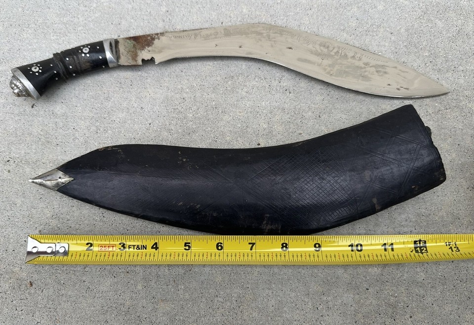 Antique INDIA KUKRI FIGHTING KNIFE GURKHA Lion Head Pommel Ornate 12