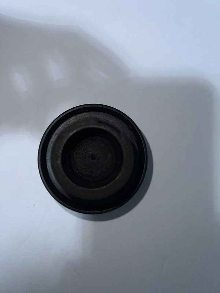 Tampa de enchimento de óleo do motor Chevrolet Traverse 3.6L 2009-2012 fabricante de equipamento original - Imagem 2 de 2