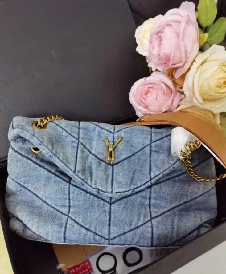 Bolso de hombro acolchado de mezclilla de moda con correa de cadena dorada con caja original Foto 3 de 4