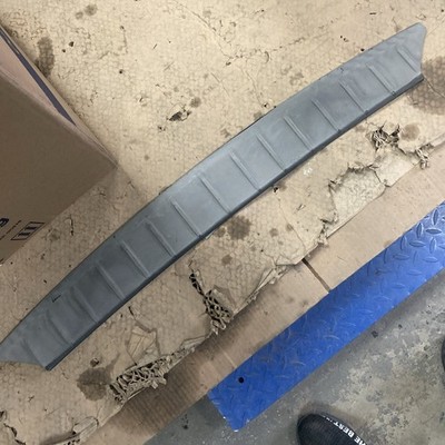 2006 2007 Subaru Tribeca Rear Bumper Cover Protector Guard Trim Oem E771SXA000