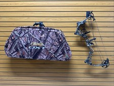 Mathews DXT Compound Bow - RH - 27.5” Cam - 70# Max - Matching Quiver & Case