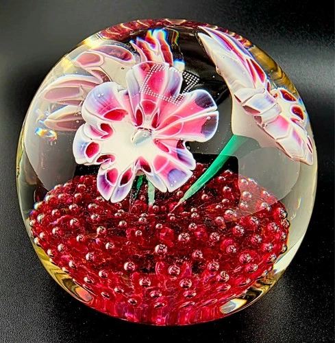 Vintage BEAUTIFUL MURANO Controlled Bubble Glass Paperweight - 3 Pink Flowers