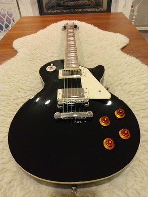 Epiphone 2018 Les Paul Standard Ebony w/RoadRunner Deluxe Padded Bag