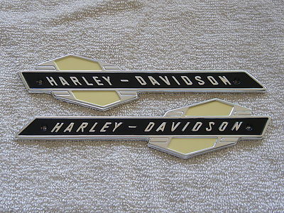 Harley-Davidson フューエルタンクネームプレート 63-65 Harley 63-65 Emblems 61777-63 ..FL & XL . w/ MOUNTING KIT & SCREWS