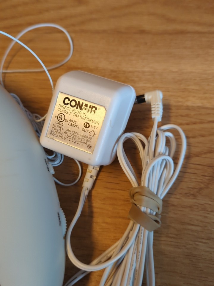 Conair SU7 Radio Alarm Clock & Sound Therapy AM/FM Power or Battery