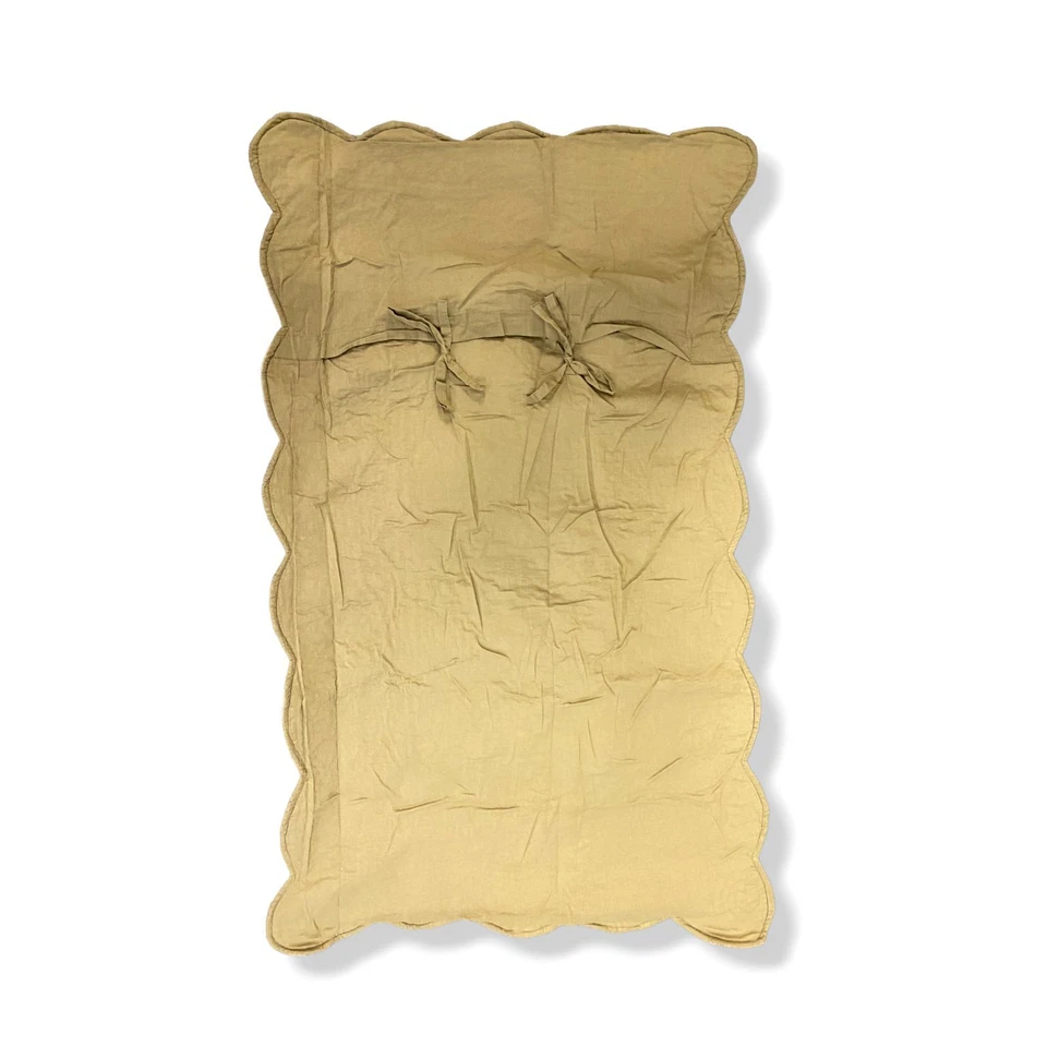 Funda de almohada King Tudor acolchada King Sham marrón $192 Foto 3 de 4