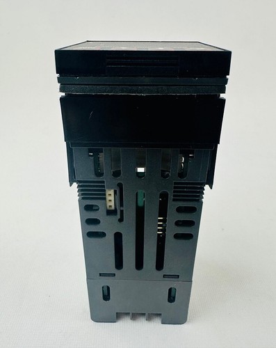 Chromalox 6040 Temperature Controller - Picture 6 of 7