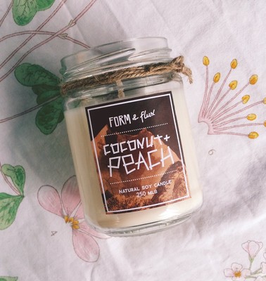 Nook & Burrow Duftkerze * COCONUT & PEACH