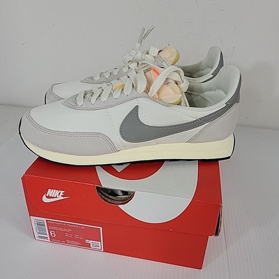 Nike Waffle Trainer 2 SE ail Light Bone' DM0180-100 Men's Shoes Size 6