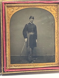 Farbfoto Bürgerkriegsunion Offizier Soldat mit Schwert. Ledertasche