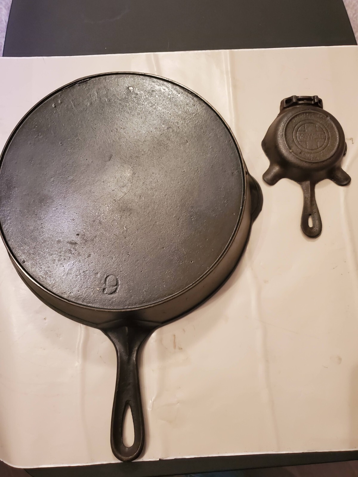 Erie “PreGriswold” Cast Iron Skillet Size 9 Unusual Read plus Griswold Ashtray eBay