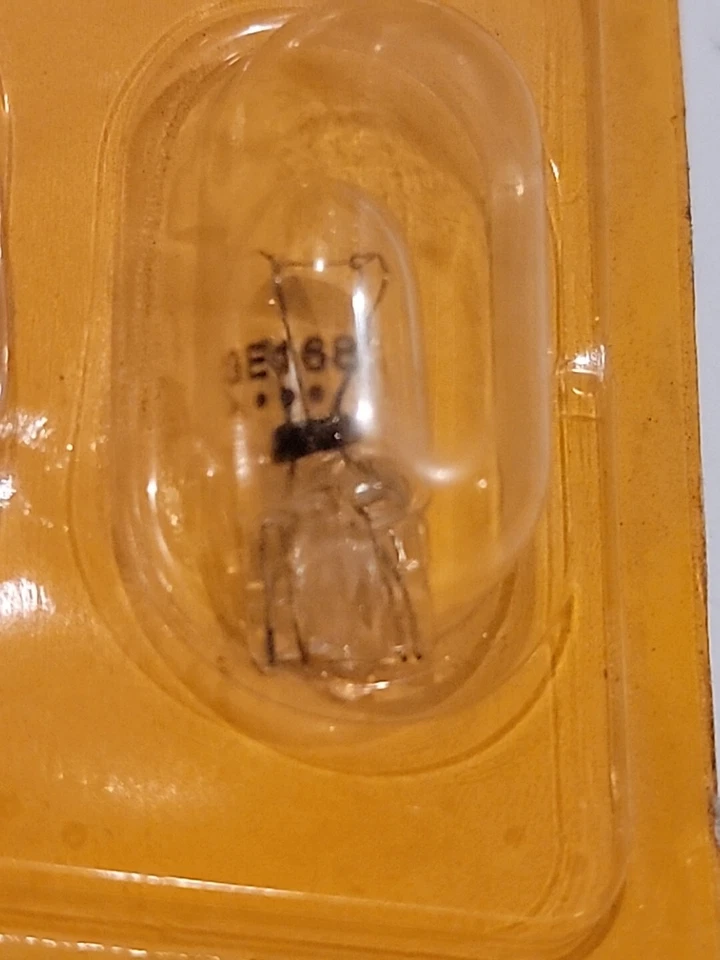 Lâmpada GE 168 miniatura 5w base cunha 12 volts T3-1/4 (1) - Imagem 2 de 3