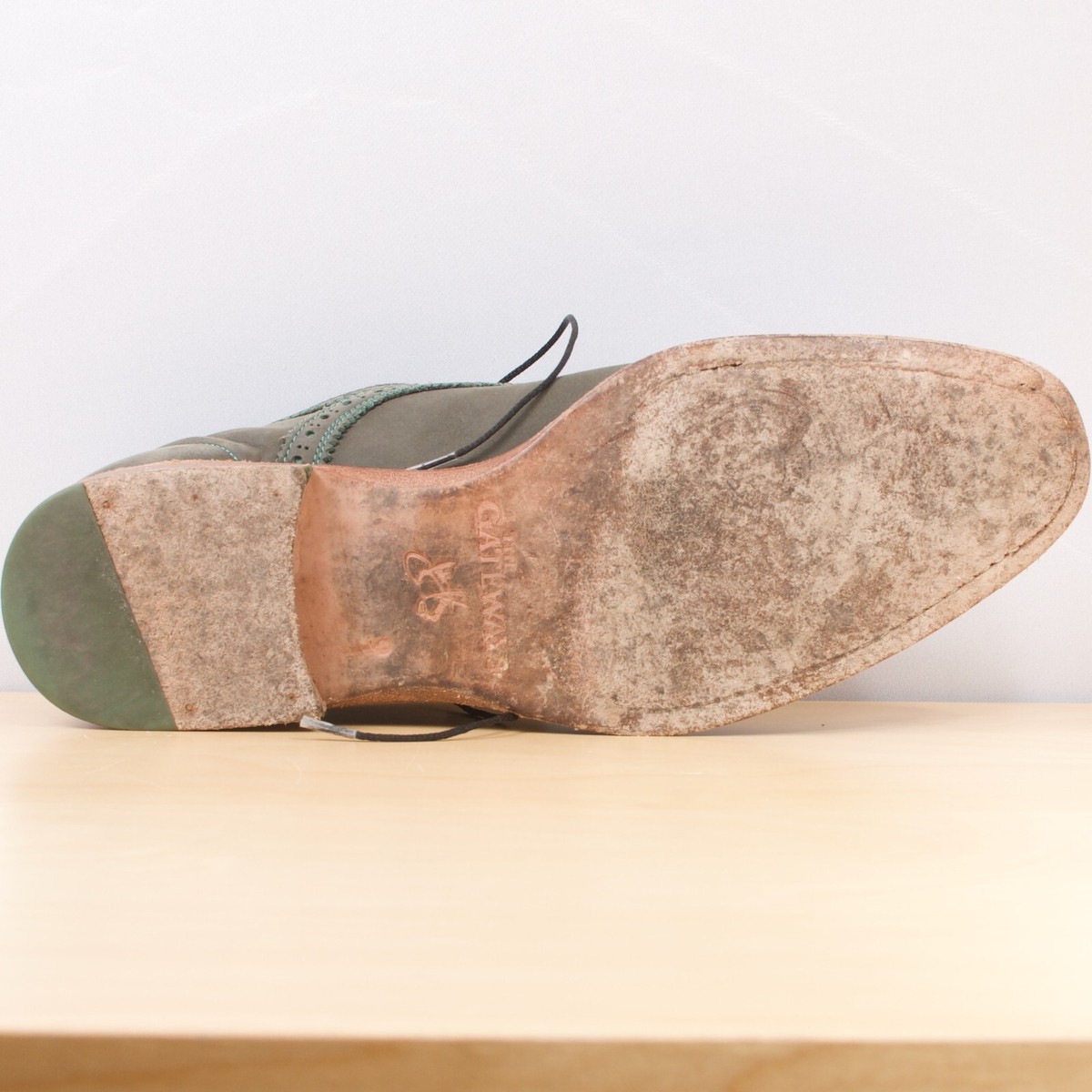 John Fluevog’s Brandenburg the Gateways Oxford in Moss Green. Lightly worn John Fluevog Brandenburg Light Classic Capped Toe Brogue  main image 3