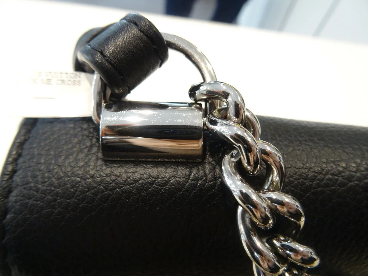 Louis Vuitton Lockme II Chain Bag