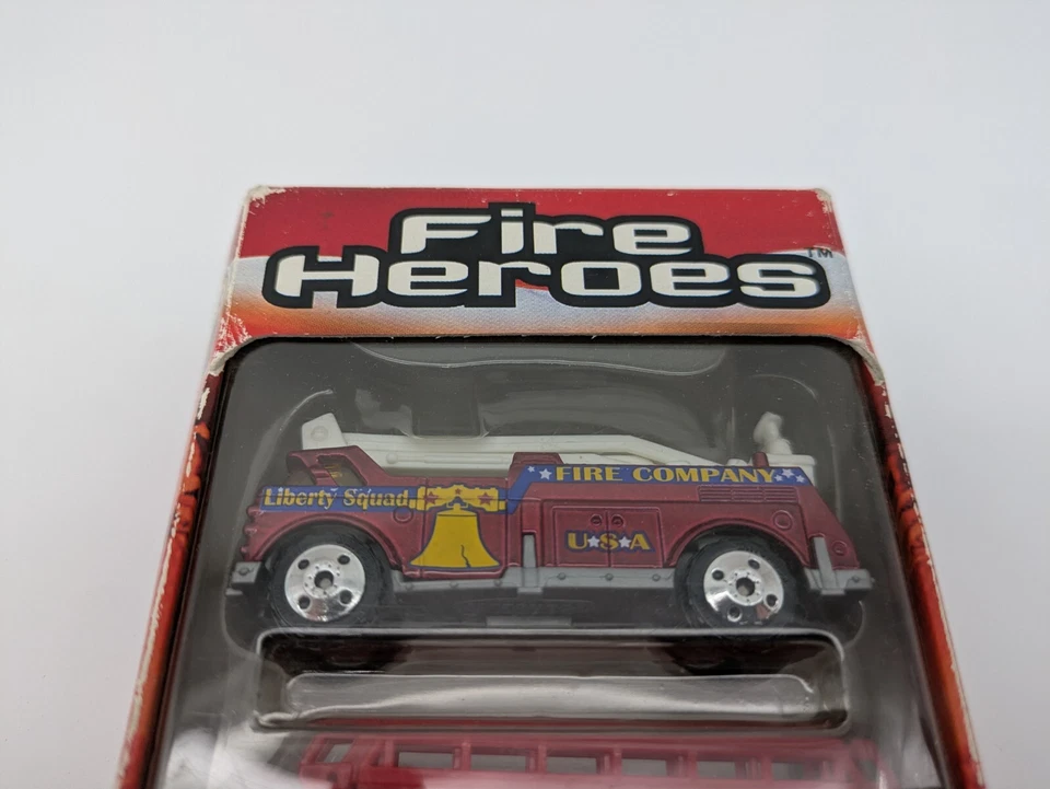 2002 Mattel Matchbox Hero City Fire Heroes 3-Pack Vintage Diecast Fire Truck - Image 2 of 4