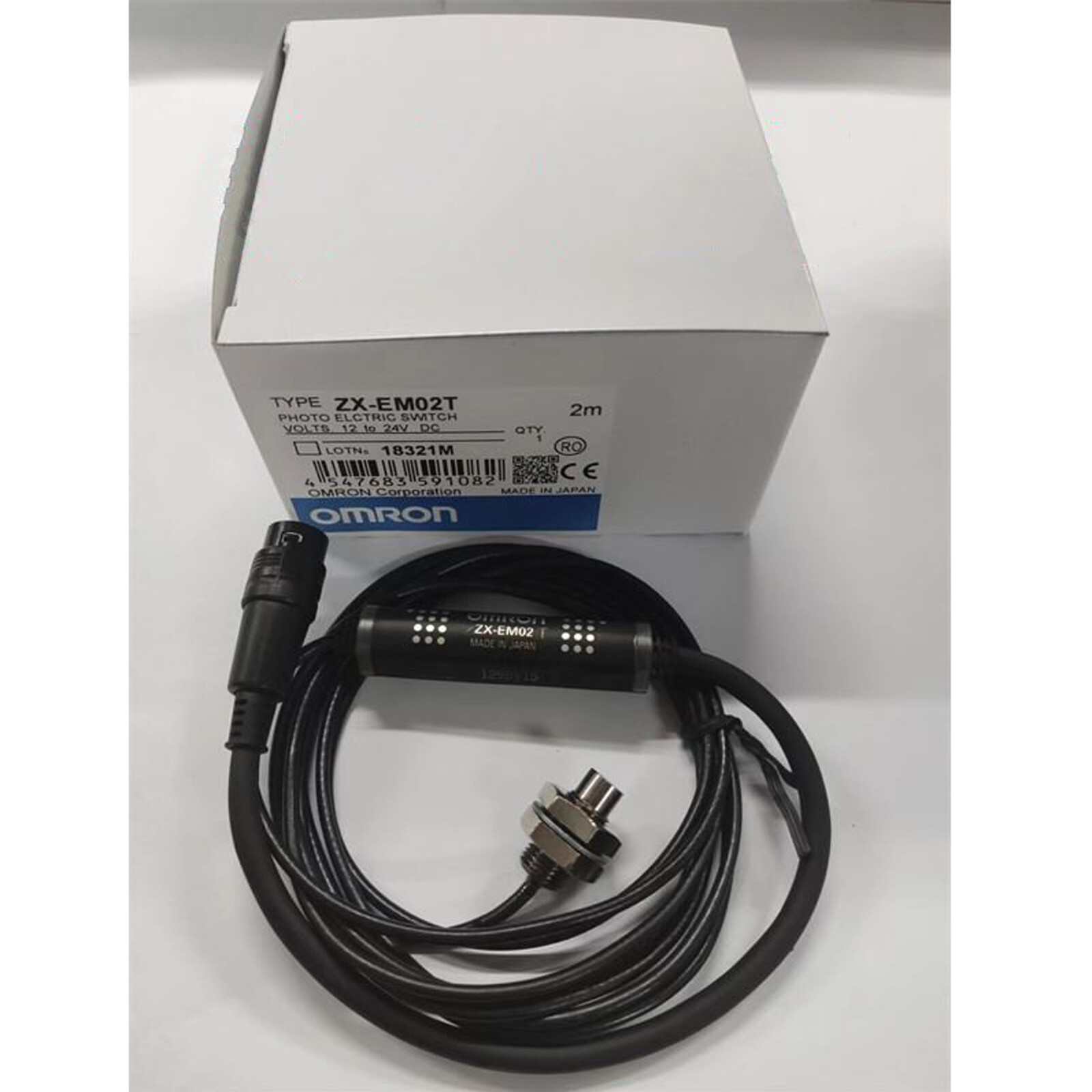 One New OMRON ZX-EM02T ZXEM02T Proximity Sensor Expedited Shipping