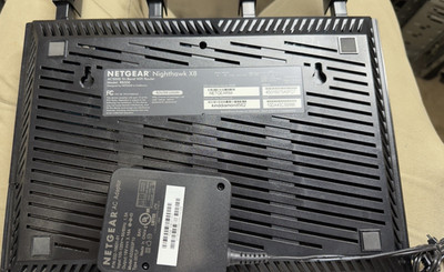 NETGEAR Nighthawk X8 AC3200 Tri-Band WiFi Router 4-Port Beamforming Black