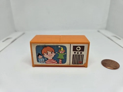 Vintage Fisher Price little people orange TV living room
