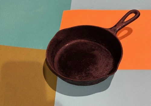 Vintage Wagner Sidney O Number 3 Skillet Sits flat needs cleaning!