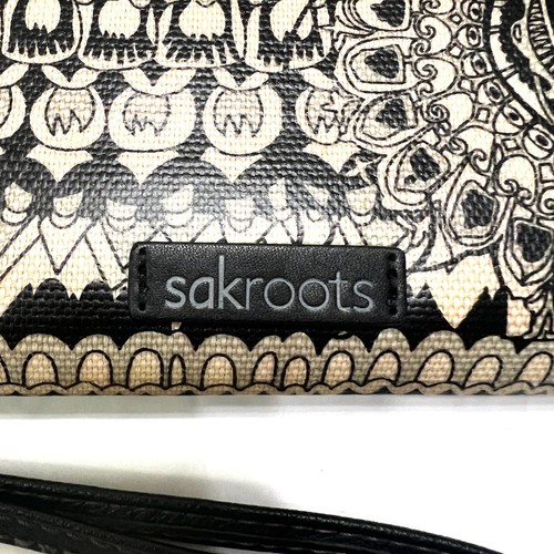 SakRoots Wallet Black & Cream Abstract Print All Over Wristlet Full Zip Around - Picture 4 of 22