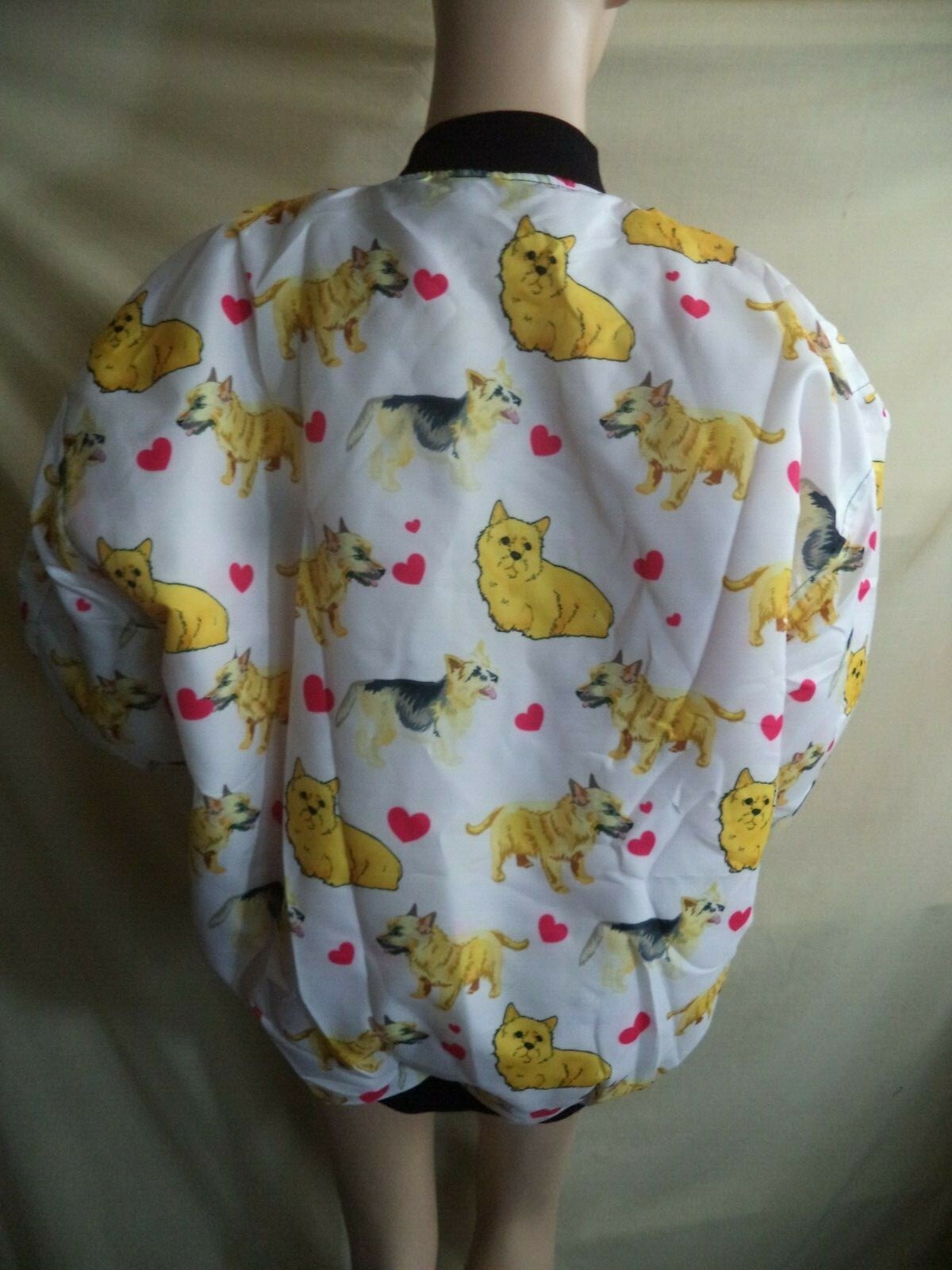 Woman’s Quilted Dog Print Jacket White w/ Dogs & Hearts Print Poly Size