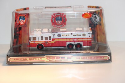 CODE3 Fire Department NY 1/64 ミニカー Code 3 Collectibles YANKEES Seagrave Pumper Fire Engine