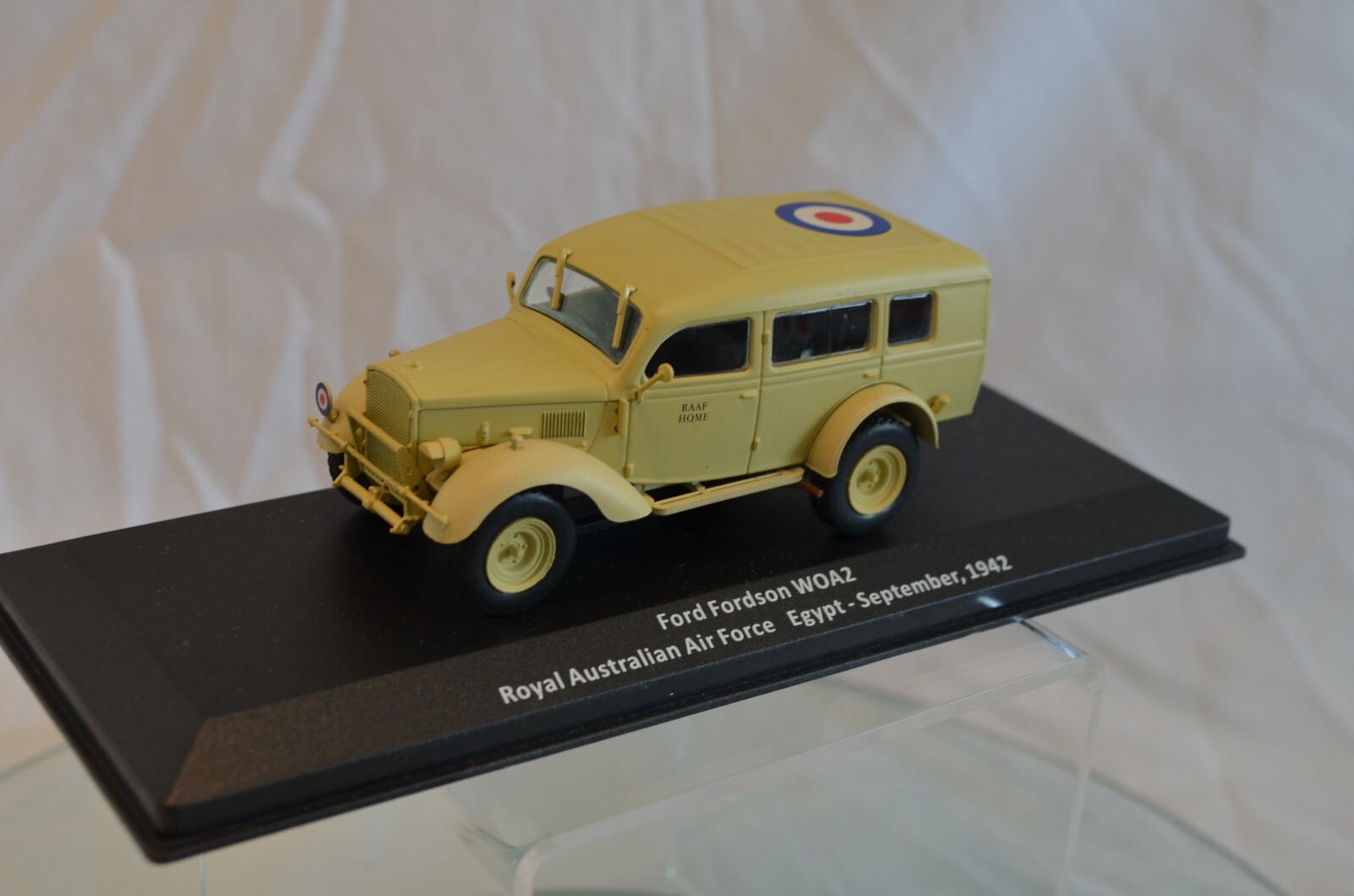 Voiture Ford Fordson Woa2 1/43, sublimez votre diorama militaire de la guerre