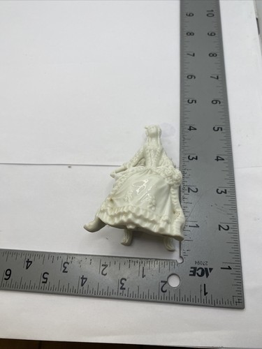 Vintage Ceramic Victorian Woman on Chair White HI-1020C - Picture 6 of 7