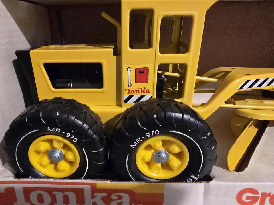 Tonka Grader 1983 with Original Box Model 2510 New Vintage Original Excellent - Image 4 of 4