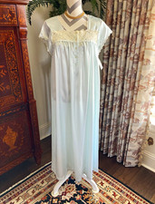 Oscar de la Renta Neiman Marcus Satin Lace Trim Button Front Nightgown Mint M