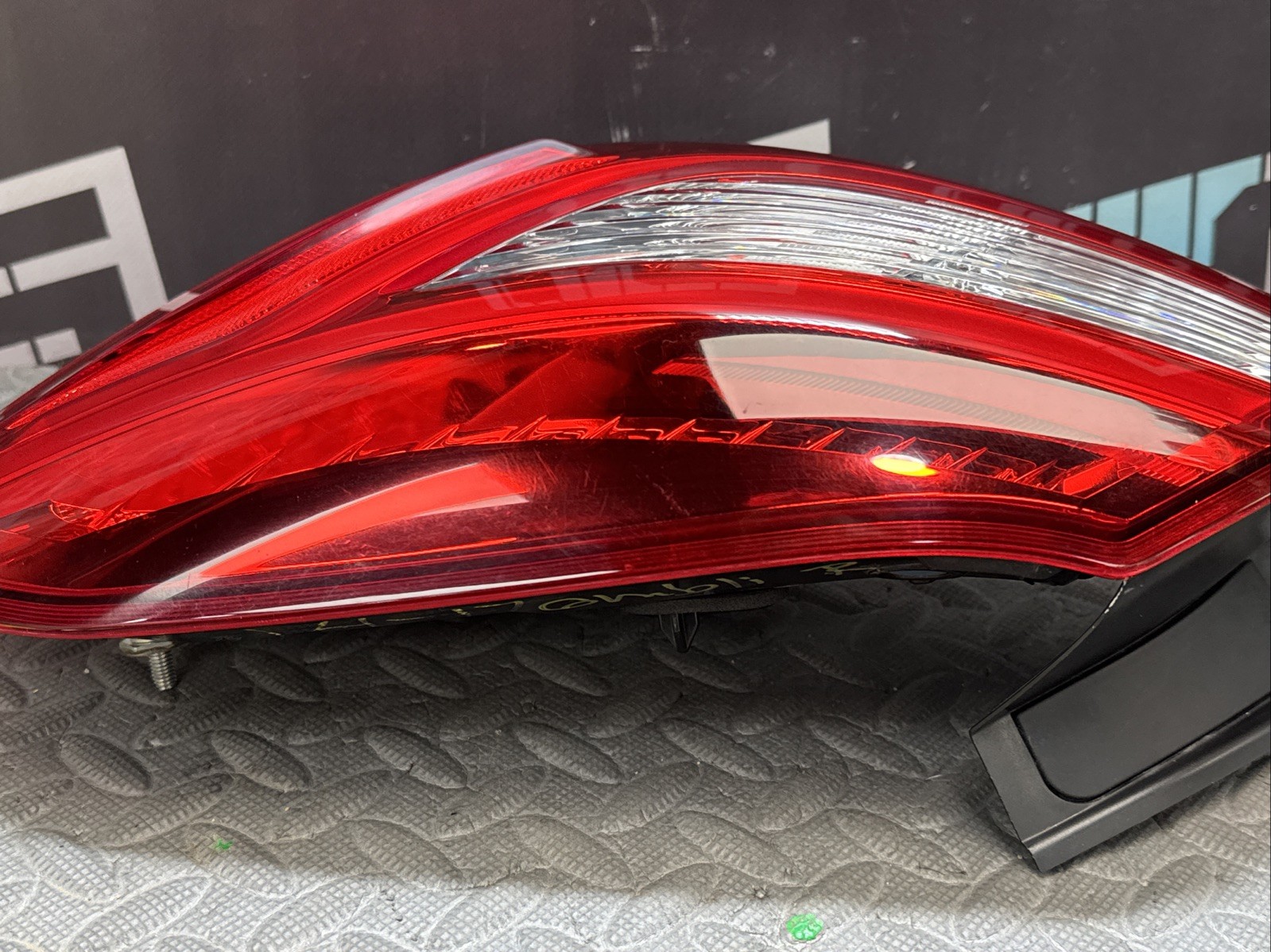 OEM 2014-2020 MASERATI GHIBLI TAIL LIGHT RIGHT OUTER QUARTER PANEL