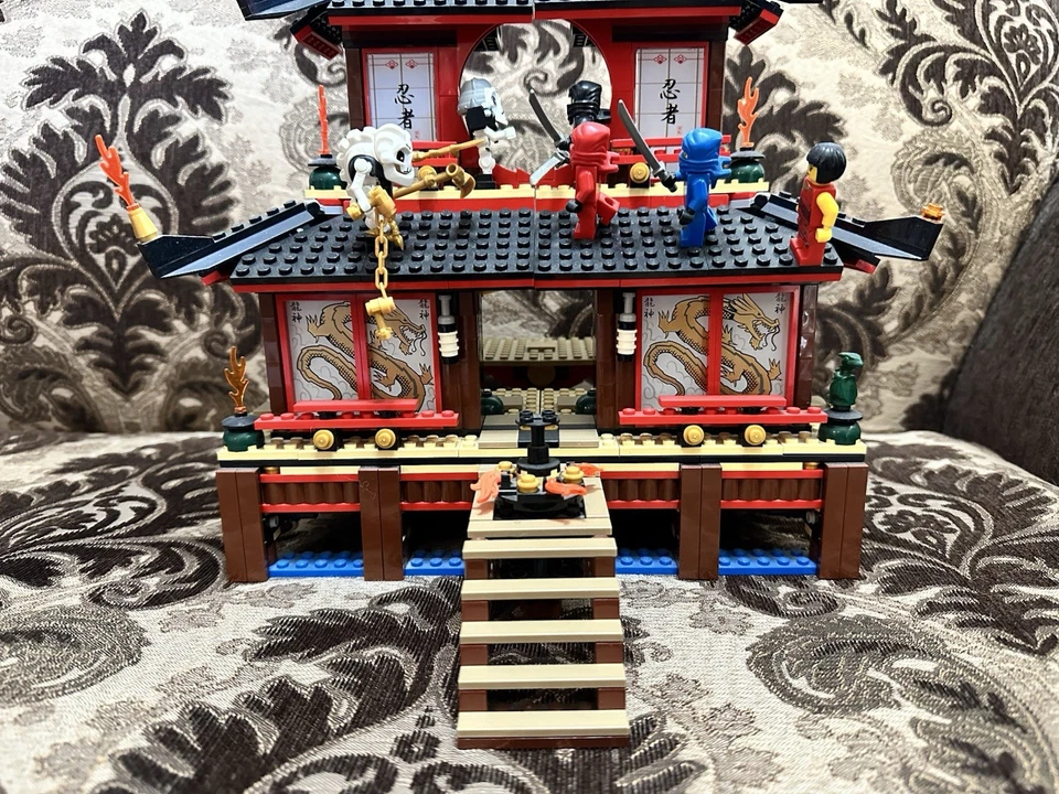 Lego Ninjago 2507 Templo del Fuego 80% Completo con Minifiguras - Retirado Foto 2 de 4