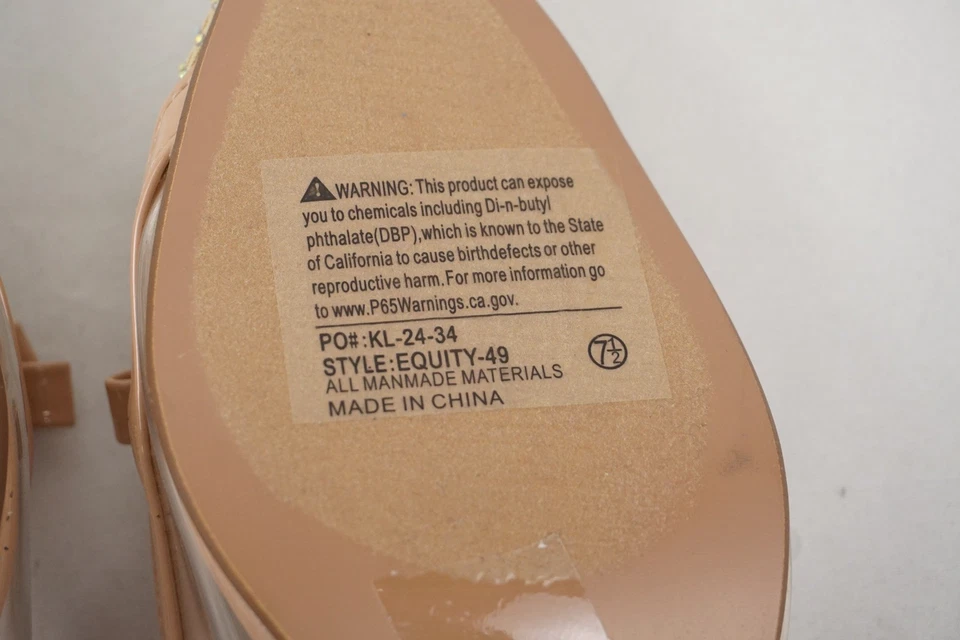 Nuevos tacones de gatito FOREVER Equity adornados con honda punta en punta en desnudo - 7,5 Foto 3 de 4