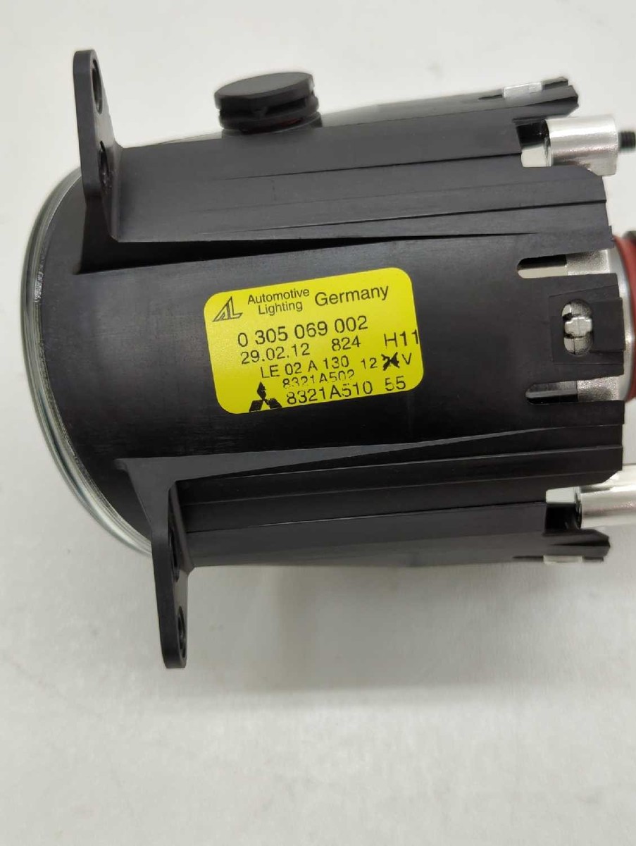 みーやきゃっと Mitsubishi 8321 a 502 Genuine OEM Factory Original Fog Lamp