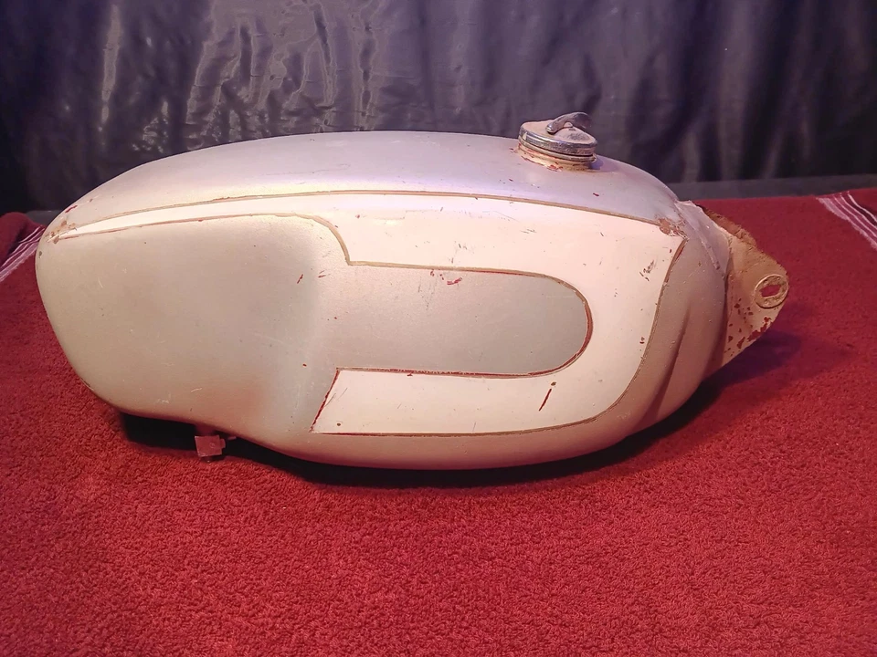 Ducati Sebring 350 1965-1967 tanque de combustible OEM con tapa - pieza italiana original -... Foto 3 de 4