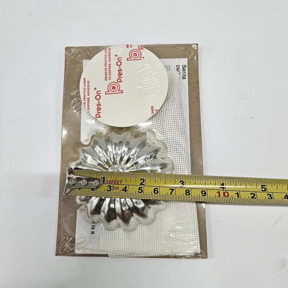 Cross My Heart Santa Holiday Tree Ornament Kit Punto de Cruz CSK-241 Recortadora Lata Foto 3 de 3