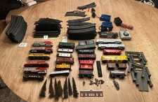 HO Life Like Model Train - Engines, 2 Tracks, 3 PWR Everything seen In Pictures.