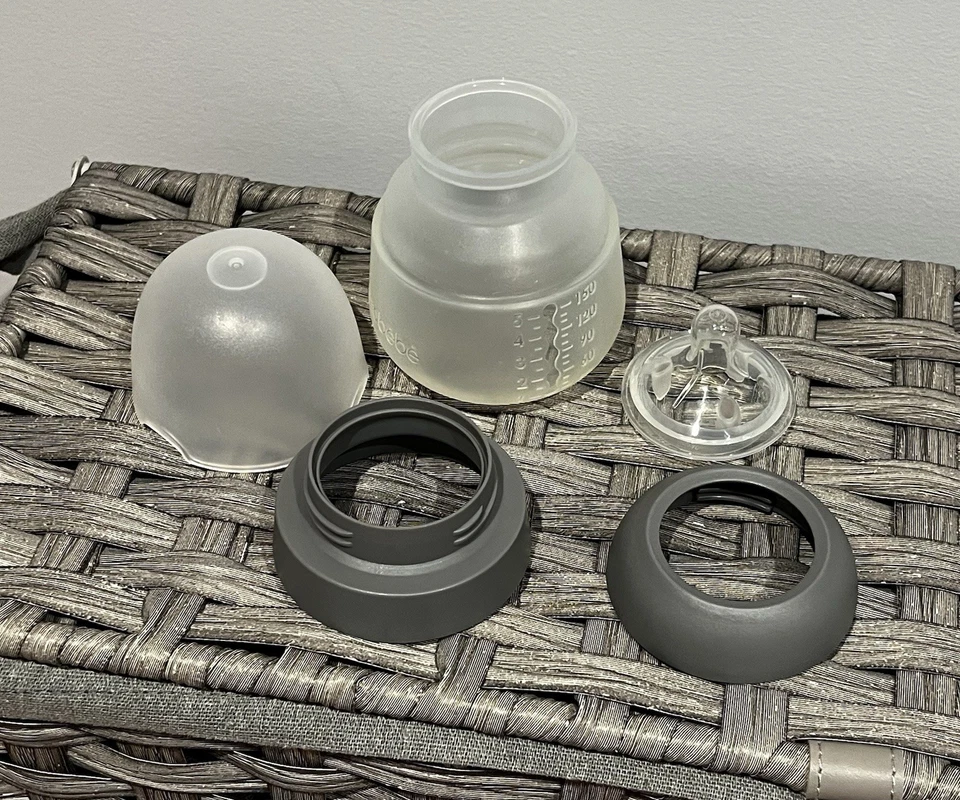 Set of 2 Infant/Newborn Baby Bottles, 1 Nano Bebe, 1 Boon, 4-5oz, 120-150mls EUC - Image 4 of 4
