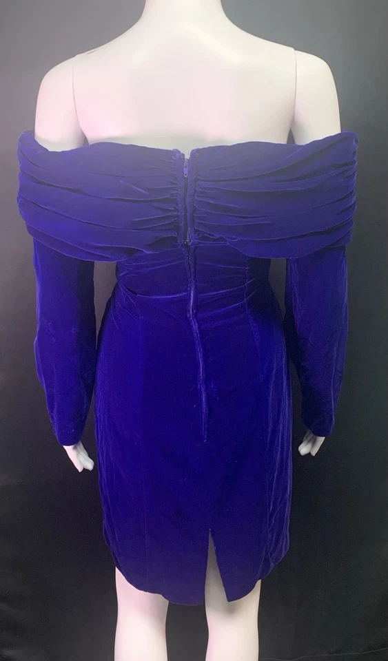 True VTG C. 1970 Cocktail Dress Size 9-10 Blue Crushed Velour Velvet (fits 4-6) - Image 3 of 4