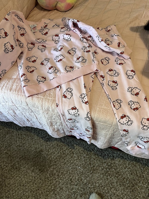 Girls 2 Pc Sweatshirt And Matching Pants Hello Kitty Size 8/10 Outfit