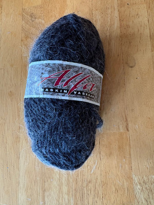 Vintage ALFA yarn by Sandnes Garn Charcoal 1 Skein
